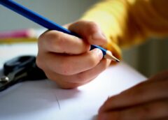 Suecia vuelve al lápiz y papel: por qué uno de los países más tecnológicos de Europa está reduciendo la educación digital