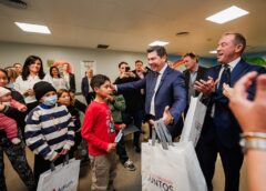 Orrego acompañó la inauguración de la sala de espera Oncológica del Hospital Rawson