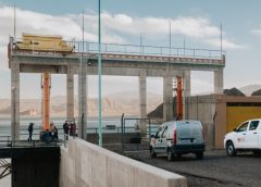 Después de 10 años, volvió a operar el descargador de fondo del Dique Cuesta del Viento